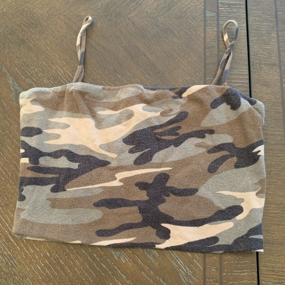 camo crop top